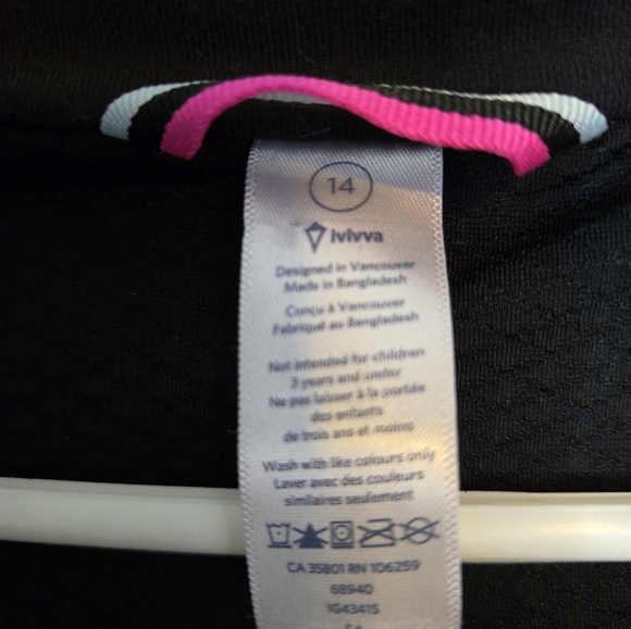 Ivivva by Lululemon Girls 14 Windbreaker Jacket  Thumbholes Pastel Geometric - Picture 8 of 10